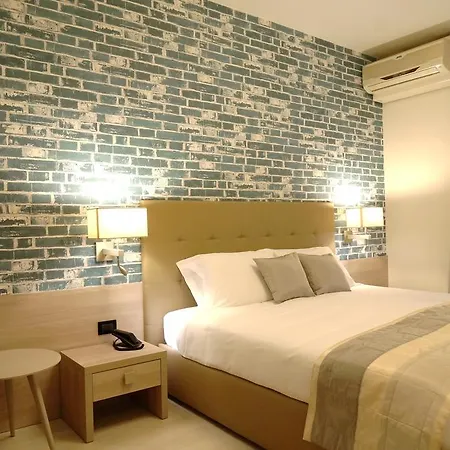 Monaco ホテル 3*