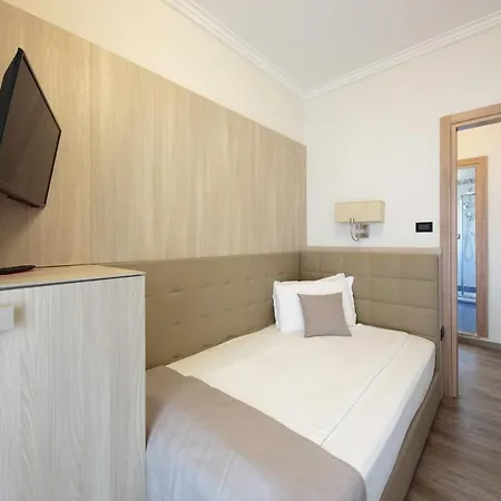 Monaco ホテル 3*
