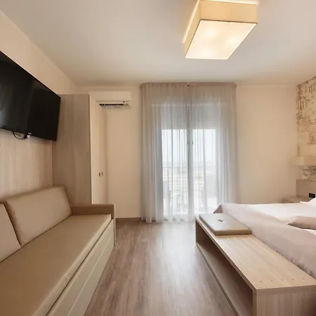 Monaco ホテル 3*