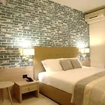 Monaco ホテル 3*
